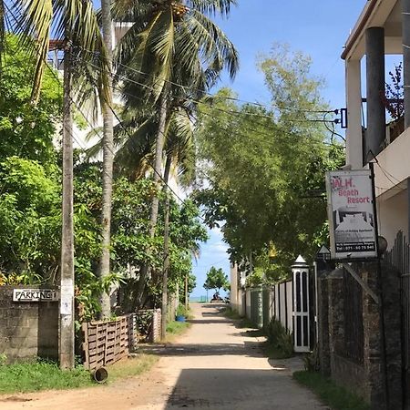Wh Beach Resort Weligama Esterno foto