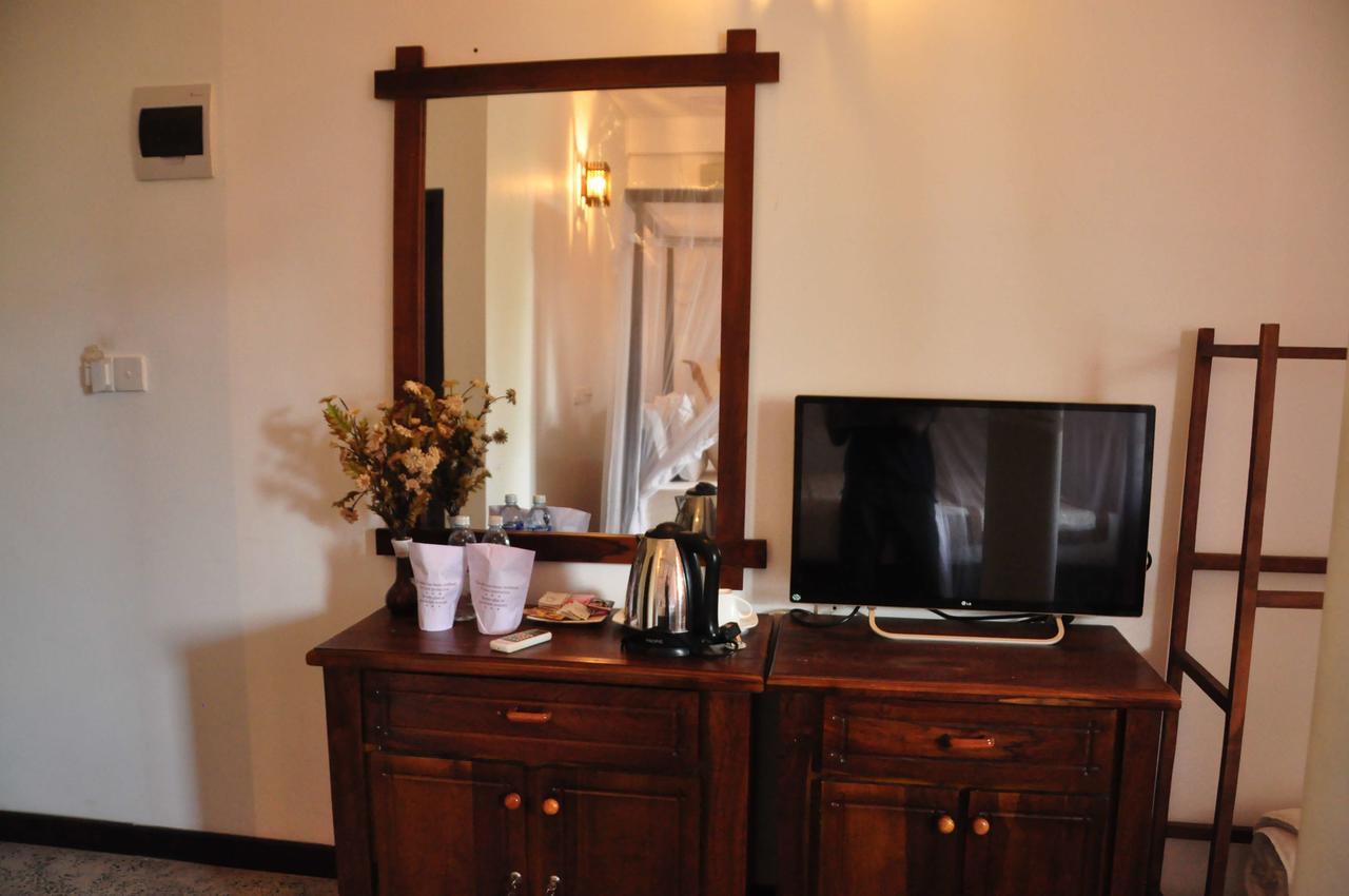 Wh Beach Resort Weligama Esterno foto