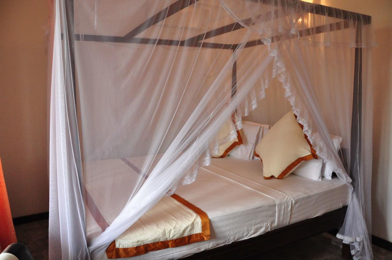 Wh Beach Resort Weligama Esterno foto