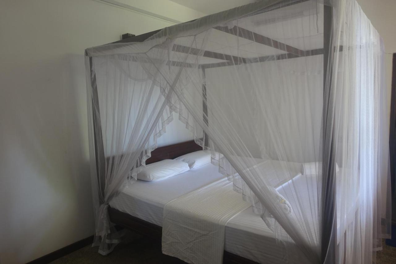 Wh Beach Resort Weligama Esterno foto