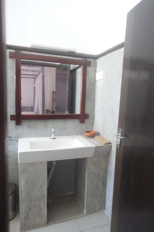 Wh Beach Resort Weligama Esterno foto