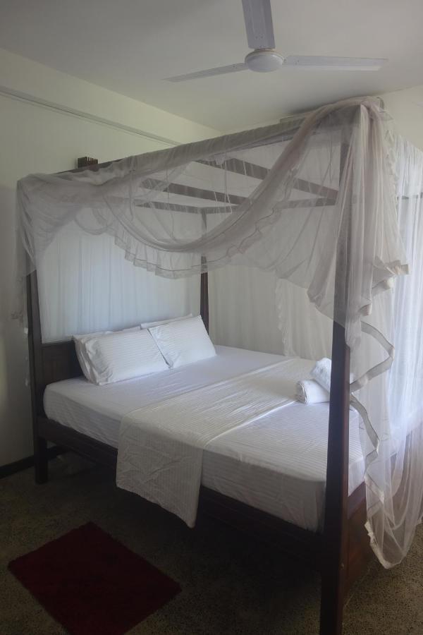 Wh Beach Resort Weligama Esterno foto